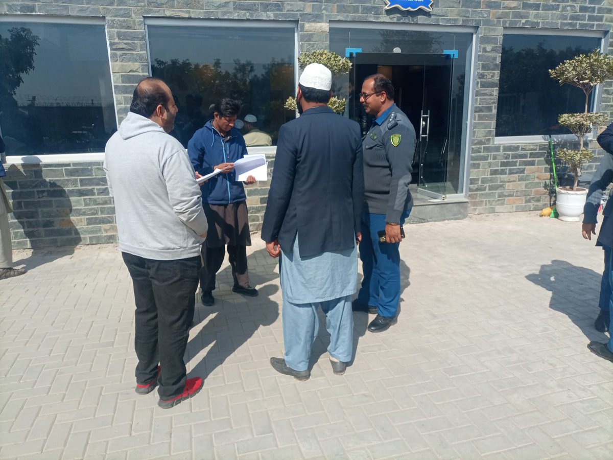 ctprwp's tweet image. 🚦 شہباز شریف پارک لائسنس سینٹر، راول روڈ – تمام خدمات جاری 🚦

سٹی ٹریفک پولیس راولپنڈی کے شہباز شریف پارک لائسنس سینٹر میں ڈرائیونگ لائسنس سے متعلق تمام سہولیات بلا تعطل جاری ہیں۔

🚦 اپنا ڈرائیونگ لائسنس بنوائیں اور محفوظ سفر یقینی بنائیں! 🚦

#DrivingLicense #LearnerPermit