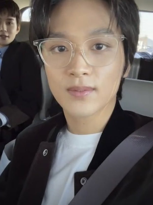 Kehidupan rumah tangga <3 
Papim Ebizard &amp; Mamim Zehra 

10 tahun pernikahan
Anak 3 > otw 4 😗

an haechan ryujin few tweets