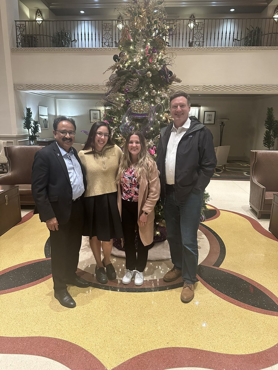 Celebrating milestones and “cerrando ciclos.” Very grateful to receive a sign that I’ll be ready to defend in ~ 1 month, celebrate the team that made this possible #CourtLab, and know that this work will impact patient care. Next stop, Doctora Barb, residency, and Capitol Hill!