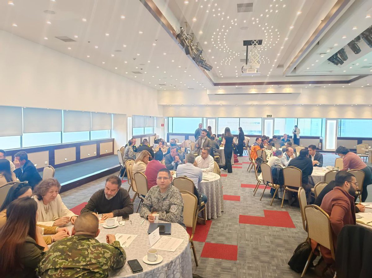 Cremil_Co's tweet photo. Director de CREMIL participó en el Hub de Innovación del GSED que se desarrolló a través de un taller para generar ideas de alianzas y actividades que puedan fortalecer la colaboración entre las entidades del Sector Defensa.
#FuerzaInnovación
#GSED #SomosCREMIL https://t.co/cLw560cGlo