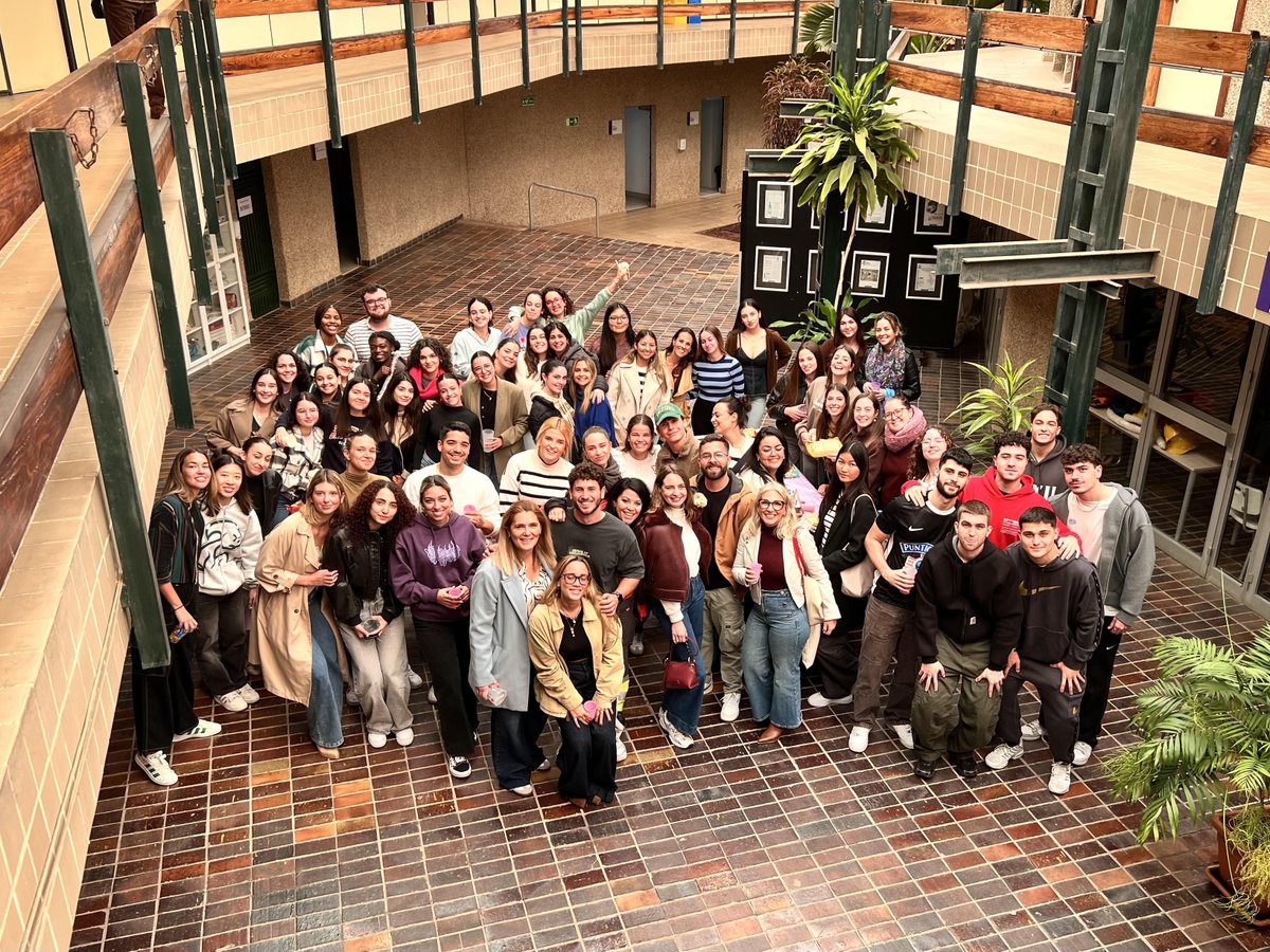 Hoy han concluido su periodo de clases en nuestro Centro los estudiantes de 3º del Grado en Enfermería en La Laguna y La Palma, para continuar con la realización de las Prácticas Clínicas IV. Les deseamos lo mejor en este nuevo reto formativo.
