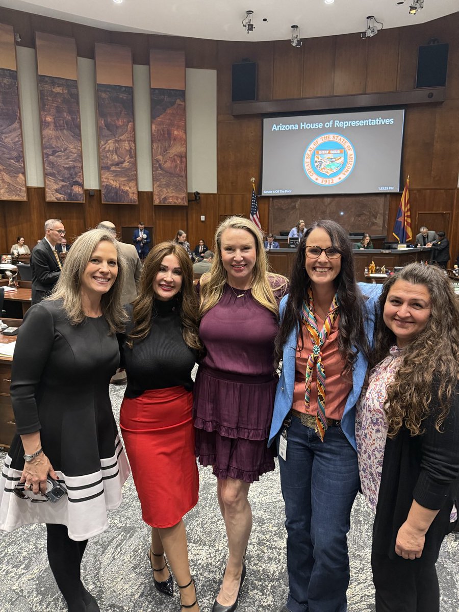 pamelacarter888's tweet image. I was blessed today with a visit from some amazing Senators in the House honoring Michael Hunter, Chief of Staff. Thank you Michael, for 25 years of stellar service to our state legislature. Many blessings and prayers!❤️
⁦@AZSenateGOP⁩ ⁦@AZHouseGOP⁩