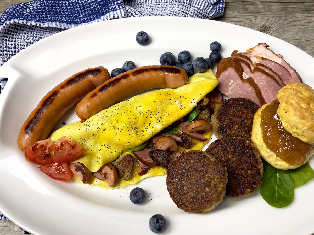 QCSausage's tweet photo. “Before the snow flies…”❄️
#tuesdayvibe #protein #smokedsausage #cottageham #goetta #eggs #powerup #cincinnnatifood https://t.co/IhSw0yBfsk