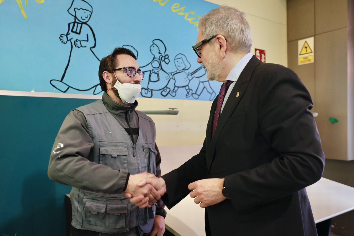 flarrosa's tweet photo. Incentivem el talent i l'ocupació amb projectes de formació i impuls a l'emprenedoria per a dones i joves, impulsats per la Paeria, La Descomunal i Obrint Portes. Generem noves a oportunitats per a totes les persones! https://t.co/a47oio56fX