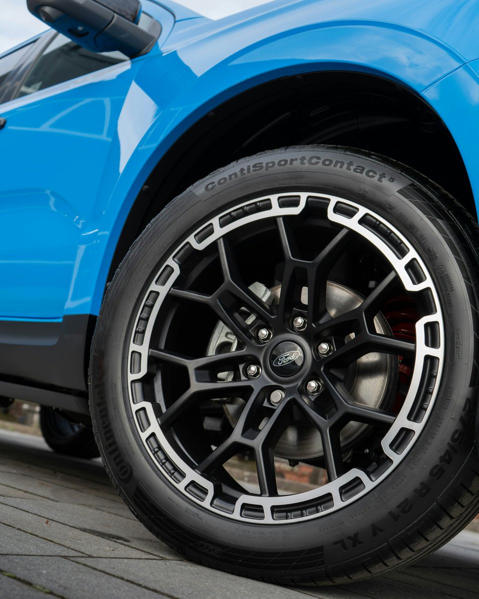 MSRTRoadtech's tweet photo. Impossible to feel blue with that view 👌

#Ford #FordPro #MSRT #RangerMSRT #FastBlue https://t.co/5LcTCUmiCT