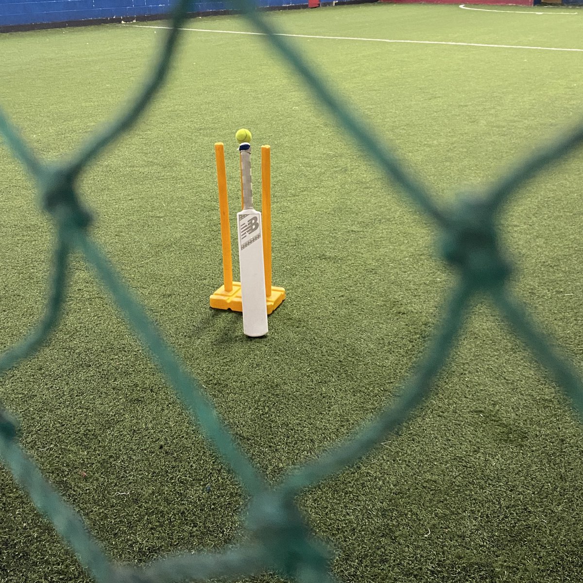Great half term holiday introduction to cricket coaching session with a group of French exchange students 🇫🇷🏏 <a href="/PassMoveGrin/">Pass Move Grin Football Club</a> #cricketcoaching #InspireChallengeEngage
