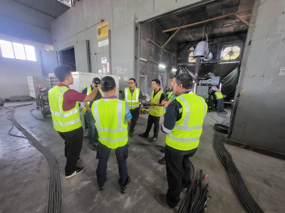 MohdAzlan05's tweet photo. 170225
Ujian Penerimaan di Kilang untuk Genset 800 kVA bagi Projek Empangan Timah Fasoh Pakej 2 yang telah diadaka di Simer Darby Electropack Sdn. Bhd. Subang, Selangor. https://t.co/UFwbZIwBuk