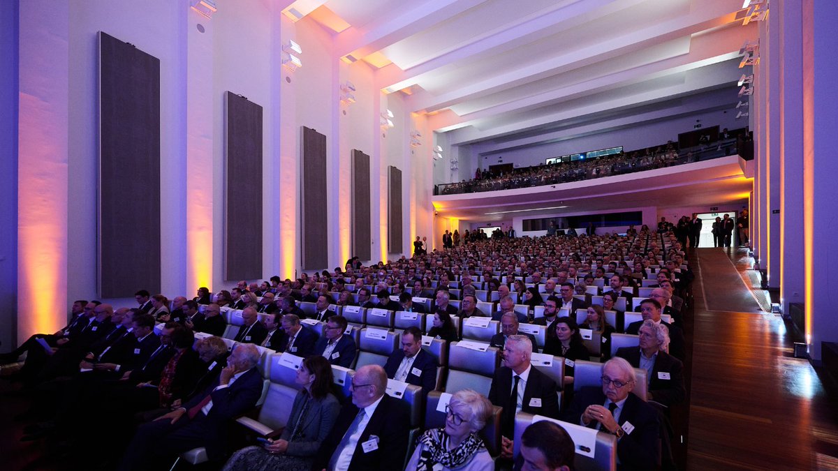 🏅 A sincere thank you to everyone who attended the <a href="/EU_RailwayAward/">EuropeanRailwayAward</a> yesterday evening. To have so many attendees from the many corners of Europe, and to see the enthusiasm for the cause, was wonderful. 

💼 To gather and celebrate the people who champion and advocate for rail