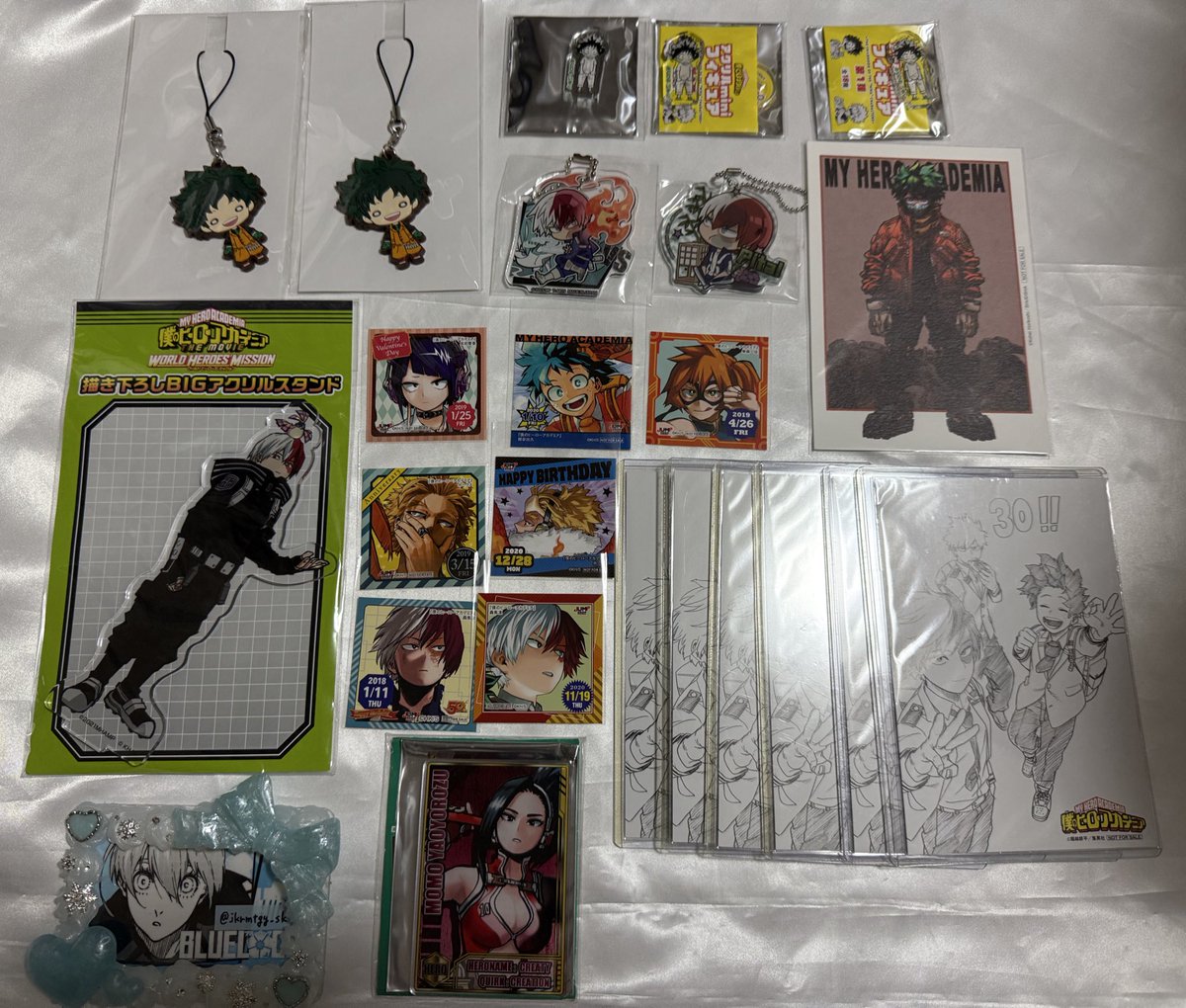 jkrmtgy_sk's tweet photo. 【譲渡】ヒロアカ アクキー アクスタ　365日ステッカー ポスカ イラカ

【譲】緑谷 轟 ホークス 耳郎 拳藤 八百万

【求】〜定価+送料 https://t.co/u9zdj58RmW
