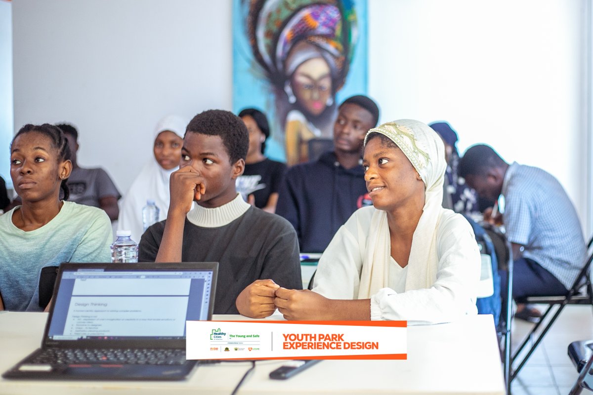 youngandsafeho's tweet image. Who says young people can&apos;t shape the future?
 
At the #NodeX Hackathon, they did just that by mapping out a park that embodies their creativity, needs, and vision. Through a design thinking workshop, participants empathized, ideated, and brainstormed engaging amenities 

1\2