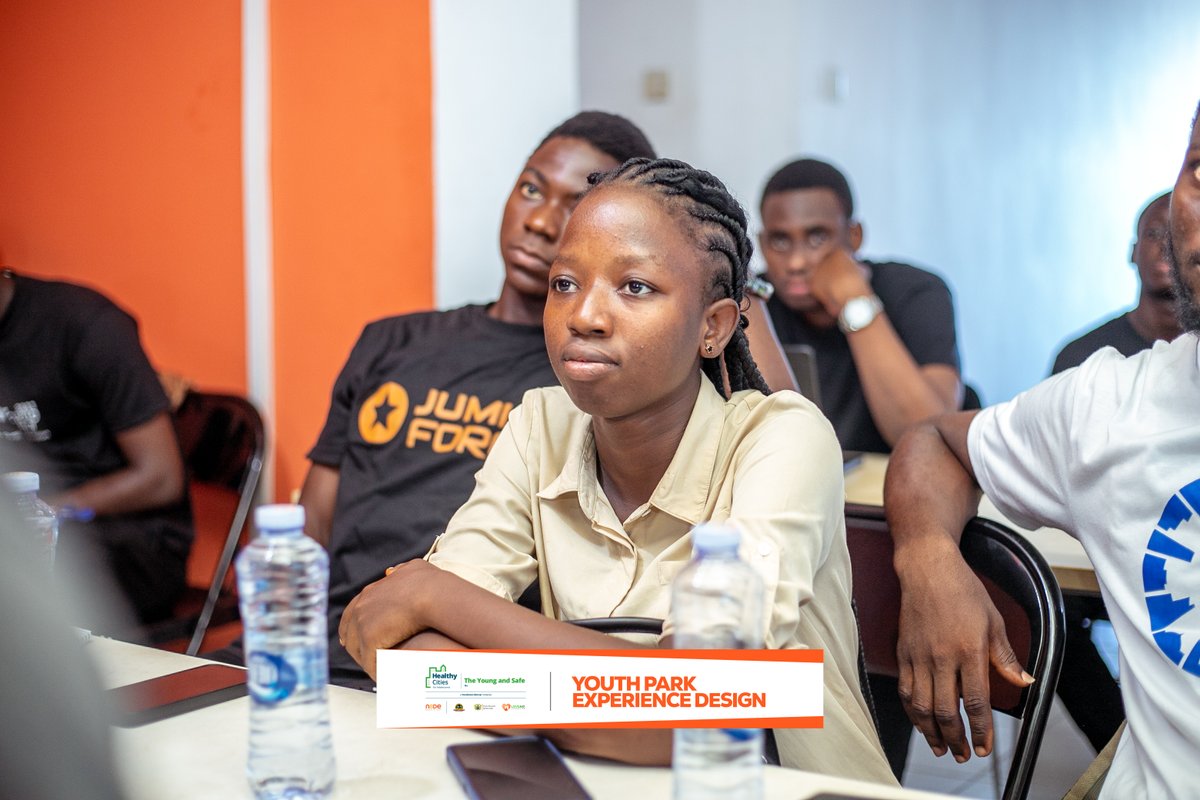 youngandsafeho's tweet image. Who says young people can&apos;t shape the future?
 
At the #NodeX Hackathon, they did just that by mapping out a park that embodies their creativity, needs, and vision. Through a design thinking workshop, participants empathized, ideated, and brainstormed engaging amenities 

1\2