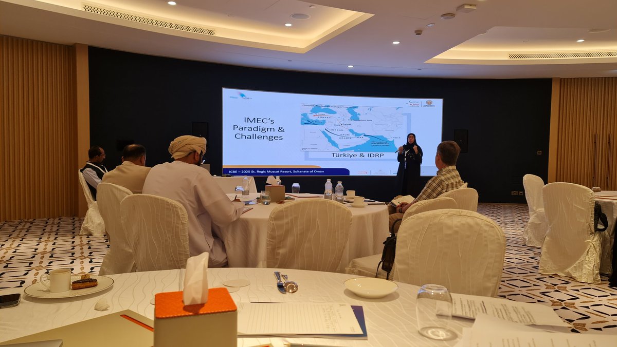 Honored to attend the annual conference at Sultan Qaboos University's College of Economics and Political Science. 

A great opportunity to engage with prominent scholars, listen insightful discussions and exchange ideas on development, globalization, strategic transformation and