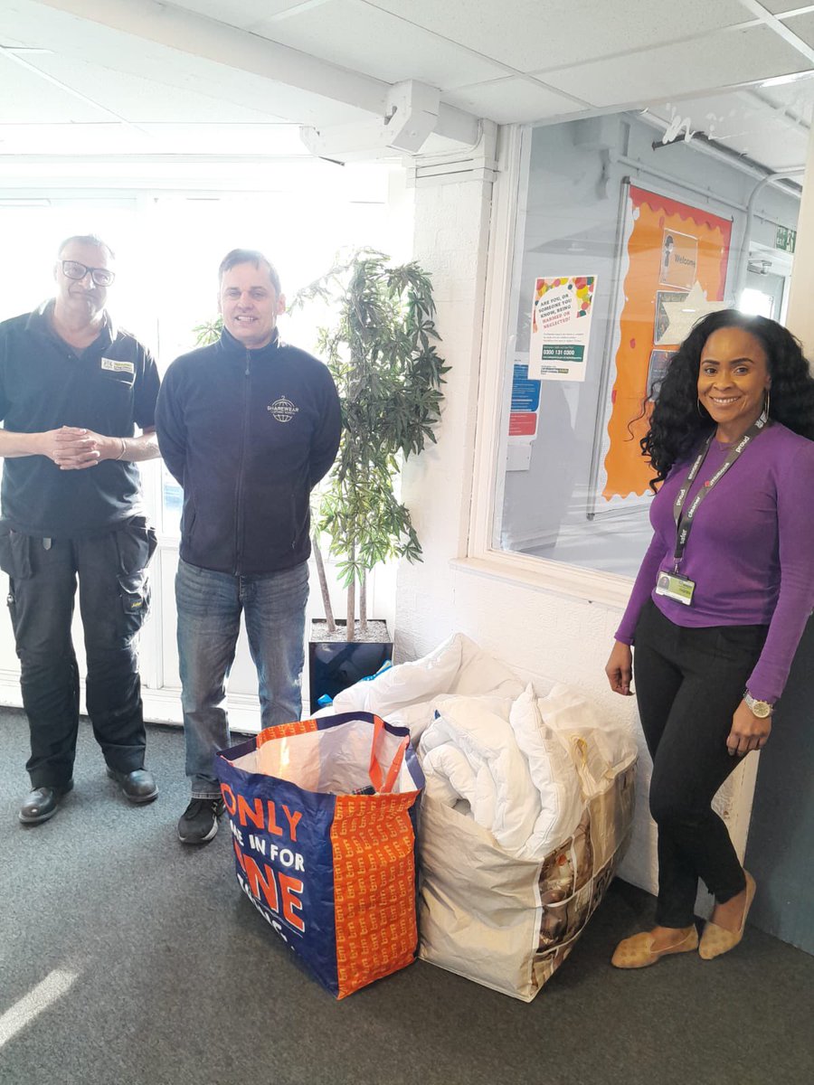 Huge thanks to <a href="/SharewearUK/">Sharewear Clothing Scheme</a> for a fantastic donation of bedding that is badly needed to help support our families. Thank you so much for your support 🙏🏻 #donations #supportingfamilies #homelessness