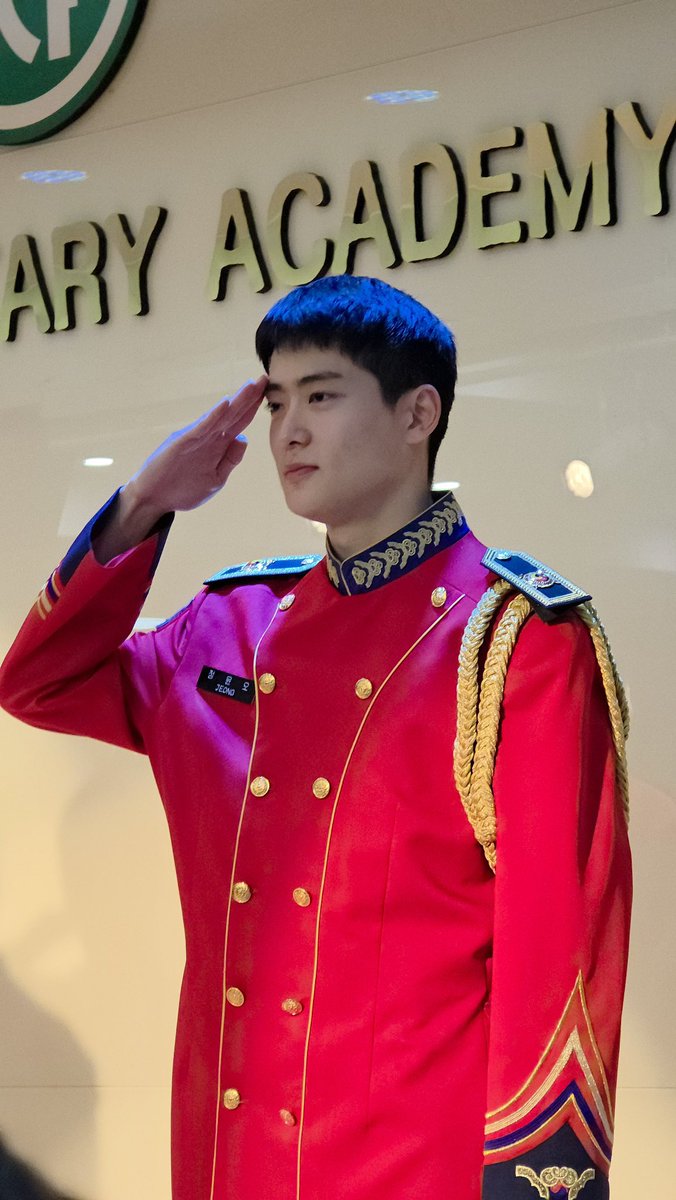 แจฮยอนหนุ่มดุริยางค์ทหารบก หล่อมาก 😭😭😭😭😭😭😭😭