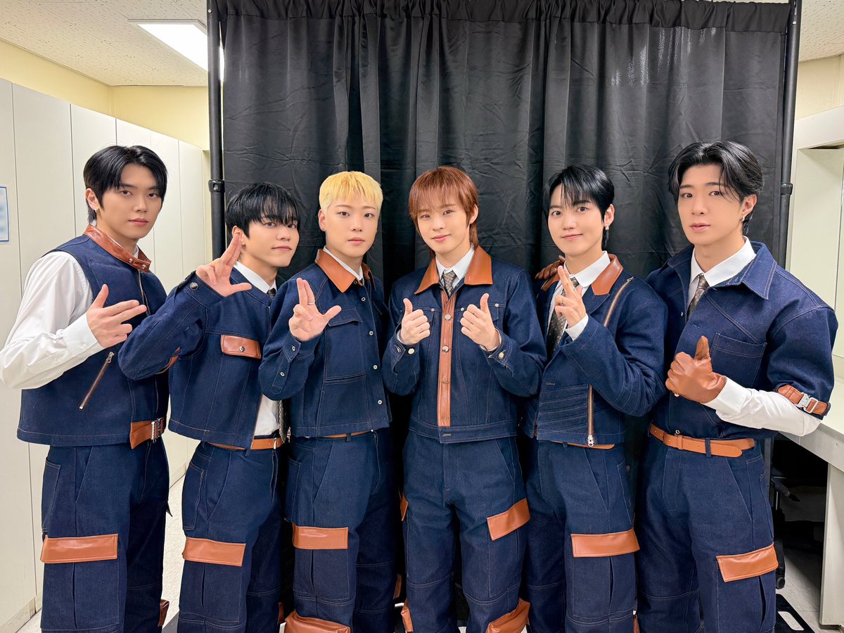 [#LightONF] 25.02.18 [ONF:MY IDENTITY] FAN SHOWCASE 📸

온앤오프, 퓨즈, 쇼케이스 셋의 만남 기쁘다🤩
퓨즈들 앞으로 온앤오프와 달릴 준비됐나요⁉️
본새 나는 'The Stranger' 활동 Ready Action👤🎬

#온앤오프 #ONF
#The_Stranger #ONF_MY_IDENTITY