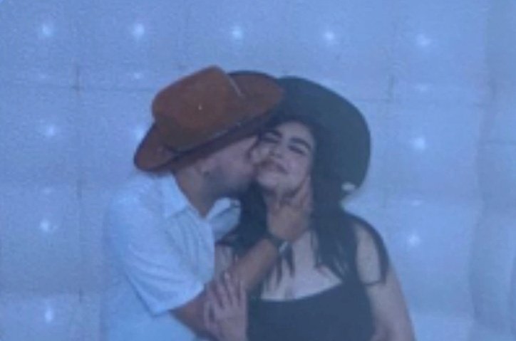 LuliLPZ1's tweet photo. Gracias por tanto , por sorprenderme día a día ... En fin , gracias por demostrarme que aún existe el amor del bueno , te amo ❤️‍🩹✨ https://t.co/ry3FsZo1K1