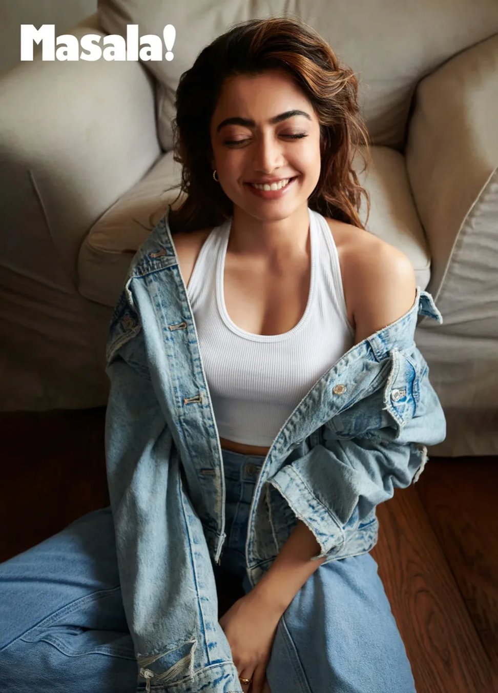 GkEtHhcWgAAXJb8?format=jpg&name=large