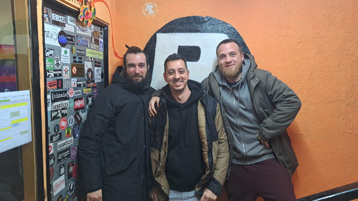 Saludamos a POSITIVE QUAKE SOUND SYSTEM, vecinos de Hortaleza que visitan hoy nuestro estudio para que podamos conocerles mejor!