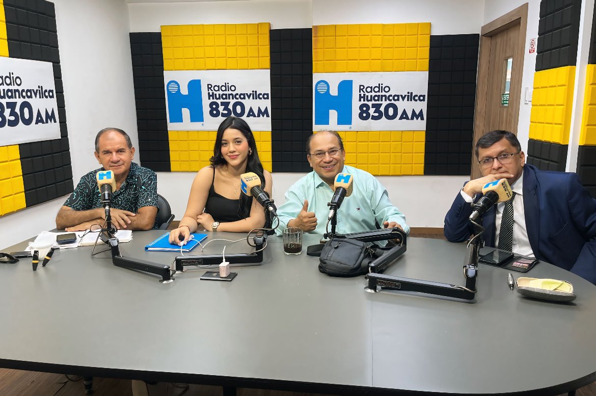 LA ACADEMIA EN LA CANCHA⚽️
youtube.com/live/SvMKEhJVr…