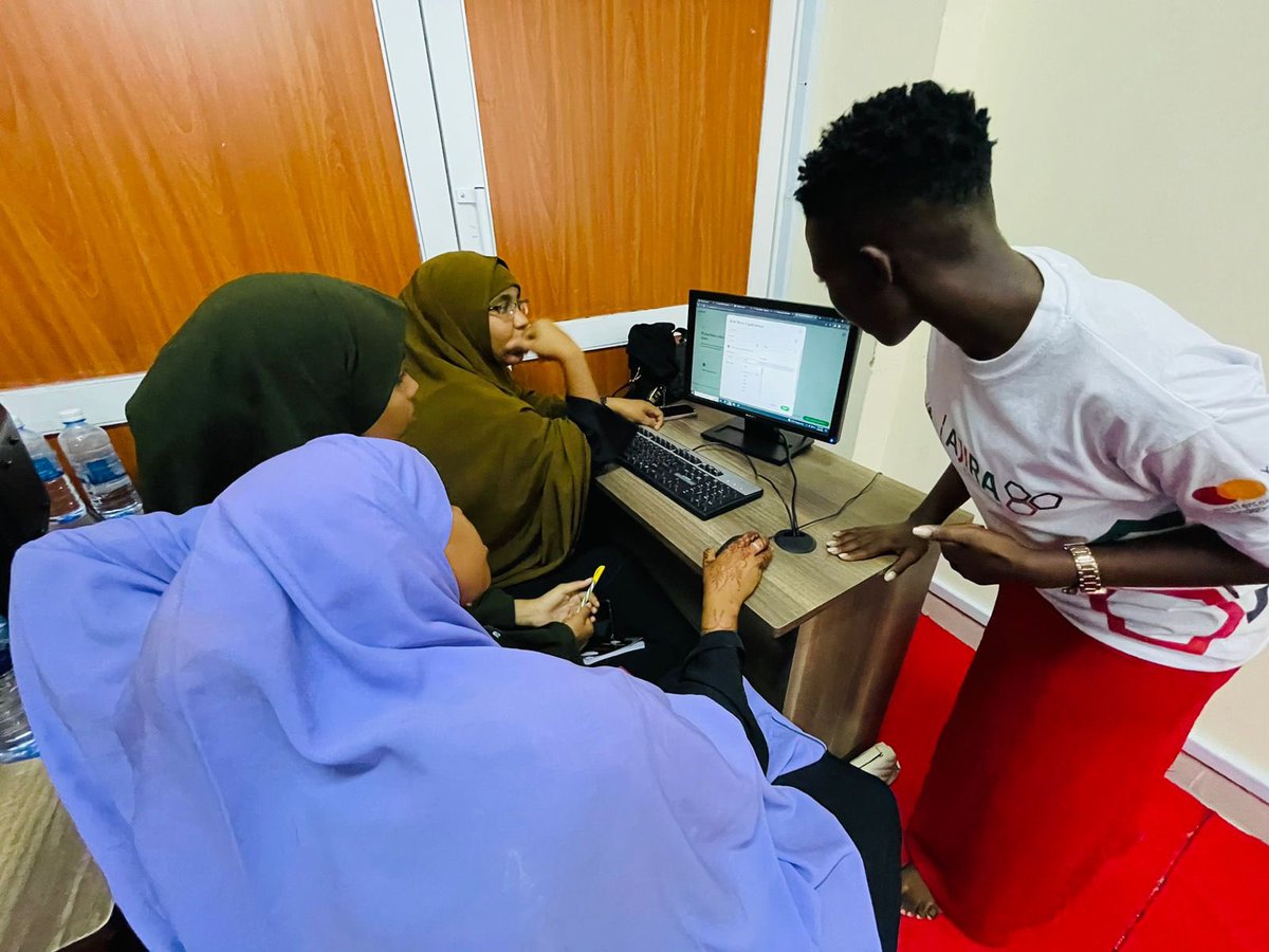 NIEhub's tweet image. Through #AjiraForShe program, young women in Garissa are gaining skills on

✅ Software Development 

✅ Graphics Design 

✅ Digital Marketing 

We’re not just training them, we’re shaping the next generation of women in tech! 

#WomenInTech 
#DigitalEmpowerm