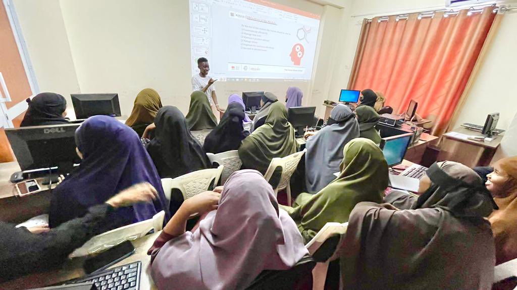 NIEhub's tweet image. Through #AjiraForShe program, young women in Garissa are gaining skills on

✅ Software Development 

✅ Graphics Design 

✅ Digital Marketing 

We’re not just training them, we’re shaping the next generation of women in tech! 

#WomenInTech 
#DigitalEmpowerm