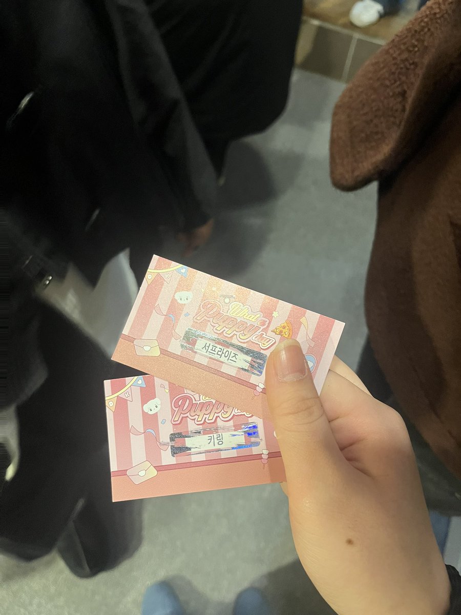 생카가 너무너무 이뻣어욤 .. 중간에 미니영상회도 행복한 마음으로 시청했습니당
우리 내년에도 도겸해요♡ ..

 #도겸이가_우리의행복이자행운