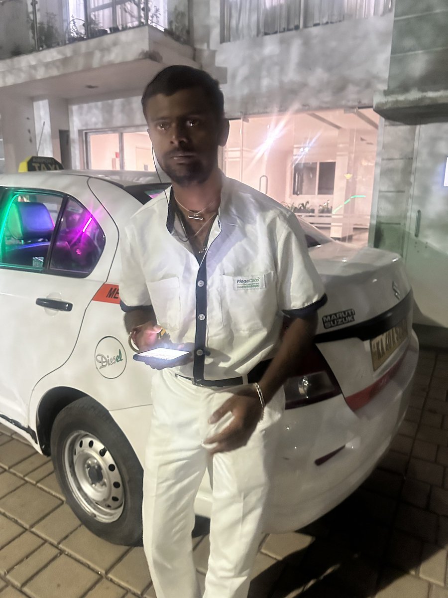 tusharagrawa's tweet photo. @BLRAirport @MegaCabs Driver using #Blumeter app duped us of Rs 2323, which usually cost 800-1000. @BlrCityPolice @blrcitytraffic requesting action against scam apps and driver https://t.co/9voKIhkHod