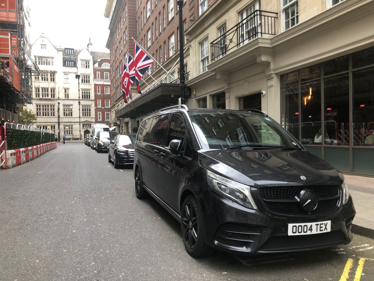 TaurusExecutive's tweet image. 🌟Restaurant &amp;amp; Hotel Chauffeur Service by Taurus Executive 🌟Experience luxury, comfort, and professionalism with our premier chauffeur service, tailored for restaurants and hotels. #LuxuryTravel #ChauffeurService