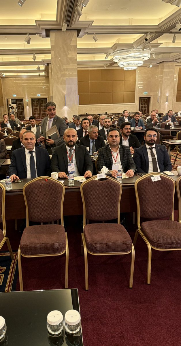 askinelma63's tweet photo. Çevre ve Şehircilik Bakanımız Sn.Murat Kurum’un da katılımıyla, Ankara’da gercekleşen Türkiye İnşaat Çalıştayına katıldık. Tüm meslektaşlarımıza ve sektörümüze hayırlı olmasını diliyorum. @murat_kurum @TelliogluTahir @imkonankara @mustafaonal63 @mustafaciftkar #Ankara #şanlıurfa https://t.co/vFpwiT5O5W
