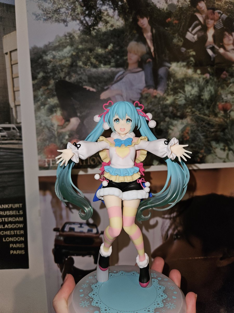 inniehaven's tweet photo. new miku (≡^∇^≡) https://t.co/yvtpkwgZst