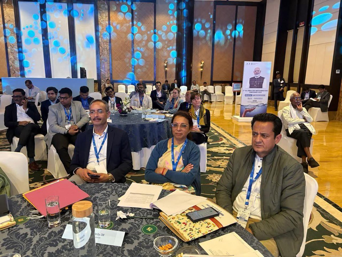 उप मुख्यमंत्री श्री मुकेश अग्निहोत्री जी ने आज राजस्थान के उदयपुर में केंद्रीय जल शक्ति मंत्री श्री सी. आर. पाटिल एवं राजस्थान के मुख्यमंत्री श्री भजन लाल शर्मा जी व अन्य राज्य के मंत्रियों के साथ द्वितीय अखिल भारतीय राज्य जल मंत्रियों के सम्मेलन में हिस्सा लिया।