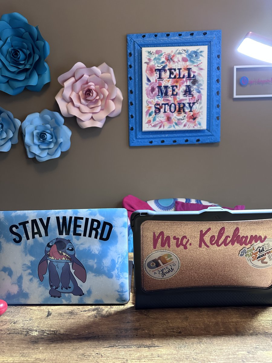 MrsTech's tweet image. My office looks a little different today.   Snowy roads and bitterly cold temps have me working from home today. I love the flexibility of our district and not being afraid to try new things.  We are teaching the next generation and adapting to change is what makes us better.