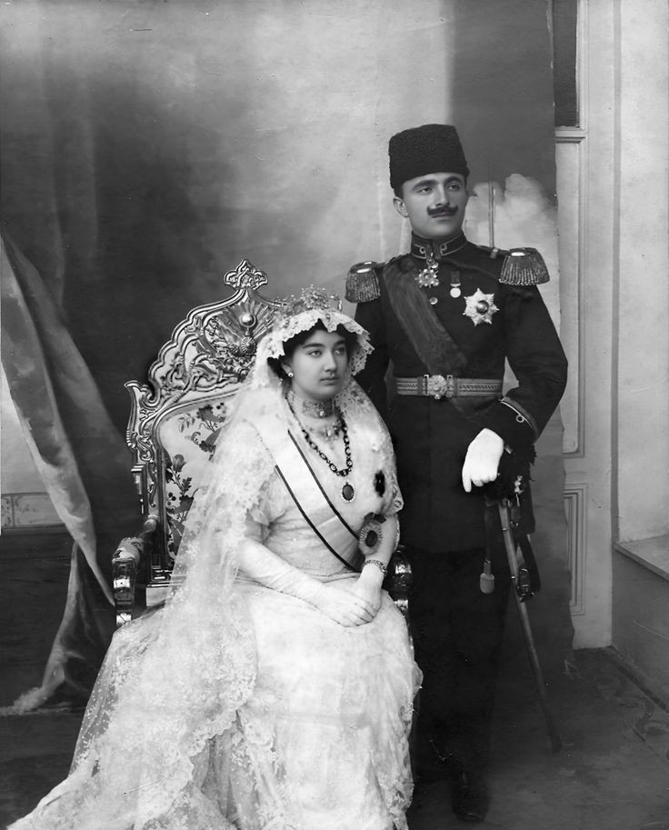 ... Hüda’nın birliğine yavrularımla beraber emanet ederim ruhum efendiciğim.

Karaağaca çakımla ismini yazdım.

Enver’in’

( Enver Paşa'nın şehit olmadan önce eşi Naciye sultana yazdığı son mektup)