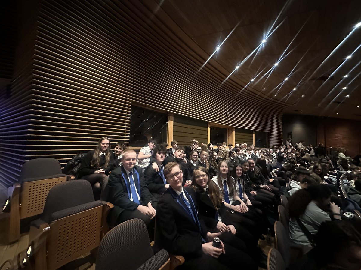 Islwyn High English tweet media