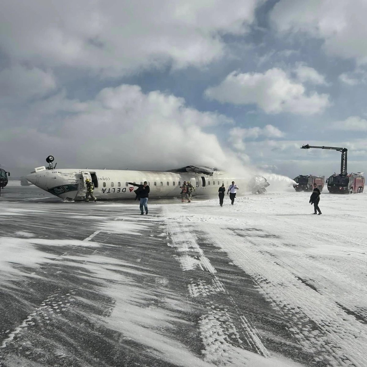 shottawa's tweet photo. #NEWS: Justin Trudeau Faces Backlash for Attending A Hockey Game After The Toronto Plane Crash 😳 https://t.co/1cQd23zn35