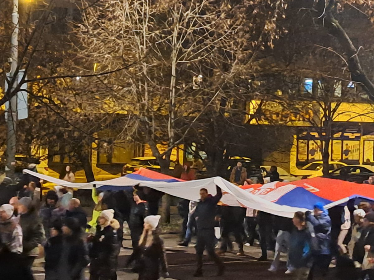 RadarsRs's tweet photo. Večeras u Ustaničkoj – podrška studentima i prosvetarima ✊ Blokada u 19:45, odavanje pošte stradalima u Novom Sadu od 19:52 do 20:07.
#studentiublokadi #ustanicka #prosvetauzatudente https://t.co/VxXMkkjU1V