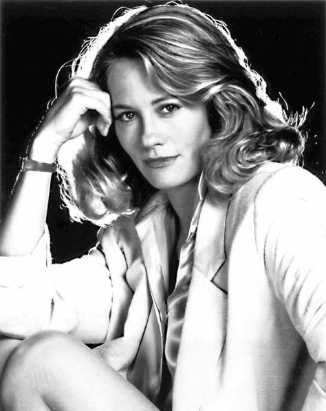 melanie_mjk's tweet photo. ‘One of my mottos is flaunt what you’ve got left’
Happy Birthday Cybil Shepherd born in Memphis Tennessee OTD 1950. 🌹#CybilShepherd https://t.co/iDSCvfo1nO