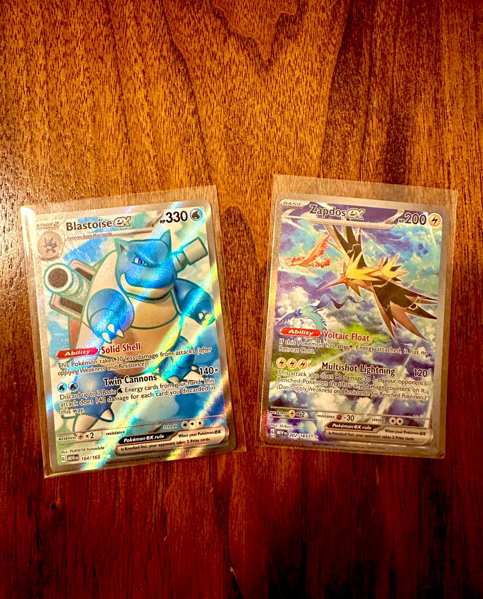 DillonsDex's tweet image. The 151 set has always been good to me💧⚡️ Zapdos ex SIR is underrated rn. All three legendary birds pictured 😍
#Pokemon151 #pokemonpulls
