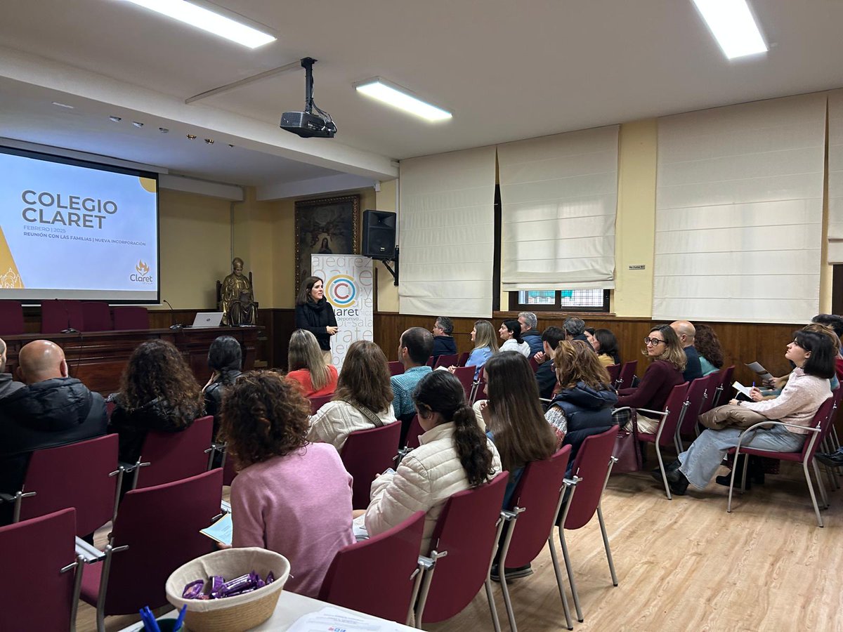 📸✨ Así vivimos las Jornadas de Puertas Abiertas
Hemos mostrado nuestro proyecto educativo en Secundaria, Bachillerato, Infantil y Primaria. 🏫💙 Gracias a todas las familias que nos han acompañado. ¡En Claret preparamos, cuidamos y acompañamos siempre! 🙌 
#SomosClaret