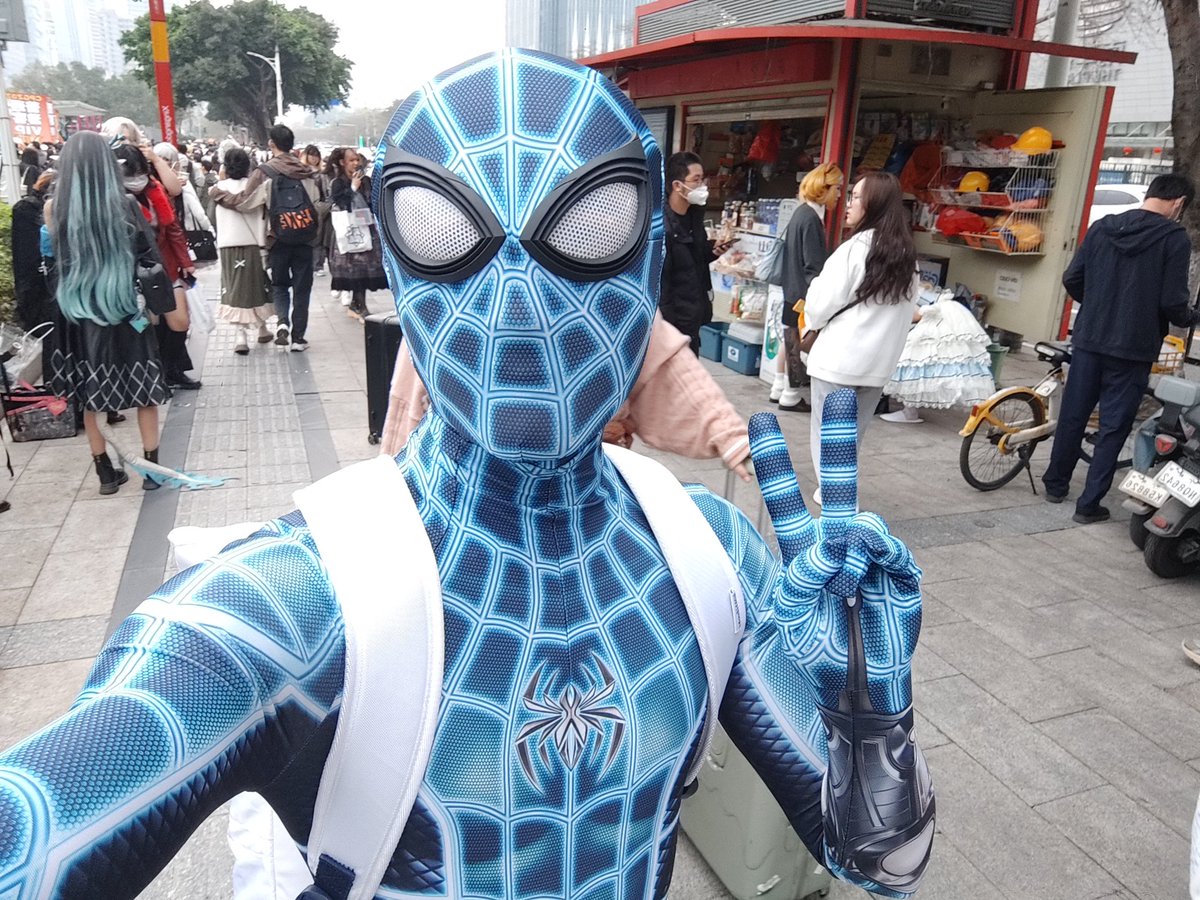去漫展了 ~
依然蜘蛛侠 ~
#Spiderman 
#zentai