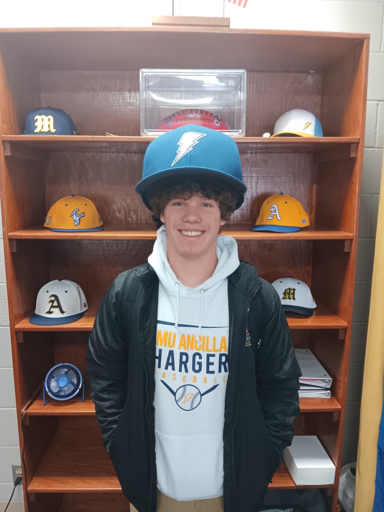 Logan Clark’s solo 💣 in Friday’s game against Hocking Community College earned him this season’s first “home run hat” picture.