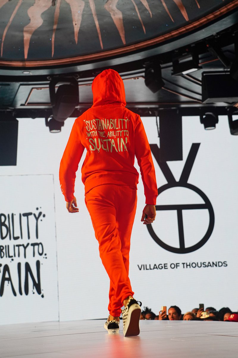 Wear clothes that love the Earth back.💚Our 
sustainable collection is crafted for style, comfort, and a happier planet. Ready to make the switch?♻️

#EcoChic #SustainableFashion #NYFW #Fashion #Runway7Fashion