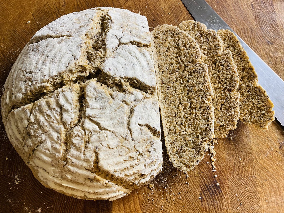 lirkB215521's tweet image. My new YT at Emilylanguagecorner 
In Germany, bread is an irreplaceable staple! Let’s bake some delicious bread today!
 #GermanBread #baking  #HomemadeBread #emilylanguagecorner #food #delicioushomemade