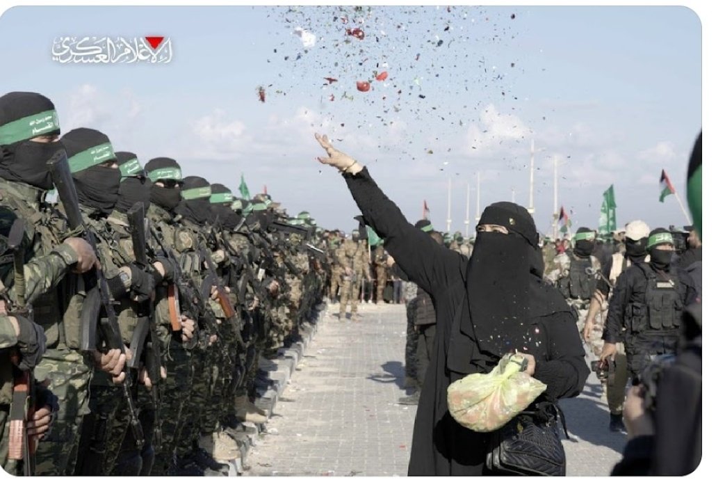 Zehra__Nur__'s tweet image. “Ne büyüksün ki kanın kurtarıyor Tevhid’i..”

#GazaNeedsNoRelocation