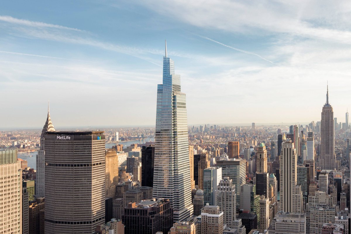 CVUrbanism's tweet photo. It's #TallBuildingTuesday with the supertall One Vanderbilt in NYC. At 1,401 feet (427 meters), it is the 4th tallest building in the city. Designed by KPF, the building's design follows the layered language of nearby Chrysler Building &amp; Empire State Building. #verticalurbanism https://t.co/yknyhPWLNX