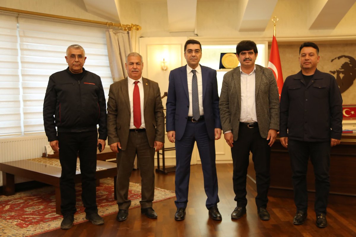 Şanlıurfa Emniyet Müdürümüz Atilla Aksoy’u makamında ziyaret ettik. Sportif faaliyetlerde güvenliğin sağlanması açısından çok verimli bir görüşme oldu. <a href="/abdullahaslan68/">Abdullah Aslan</a> <a href="/MuratBasyan1/">Murat Basyan</a> <a href="/adnan_yukselir/">Adnan Yükselir</a> <a href="/A_Albunar/">Abdullah Albunar🇹🇷</a> <a href="/seneraydin5555/">Şener Aydın</a> <a href="/hasansildak/">Hasan ŞILDAK</a> <a href="/CnpTrgt/">Cenap Torgut</a> <a href="/kayahalit4/">kaya halit</a> <a href="/hasanip37604372/">hasanipek</a>