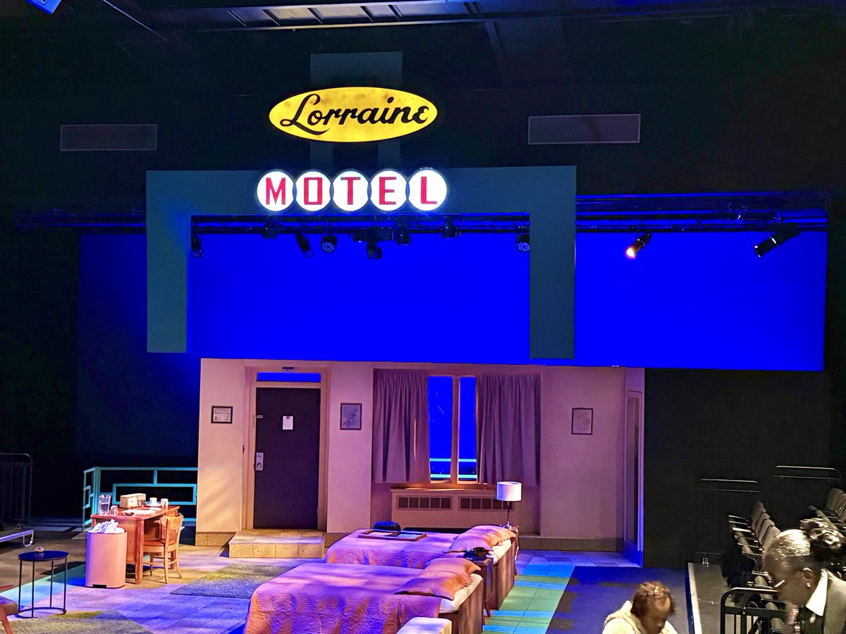 THEInitiativeTN's tweet photo. THEI alumni and housing residents recently experienced The Mountaintop at @tpac, a powerful reimagining of Dr. King’s final night. For many of our guests, it was their first time at the theatre and a reminder that art creates a space for healing on their reentry journey. https://t.co/g4vR8s1GAb