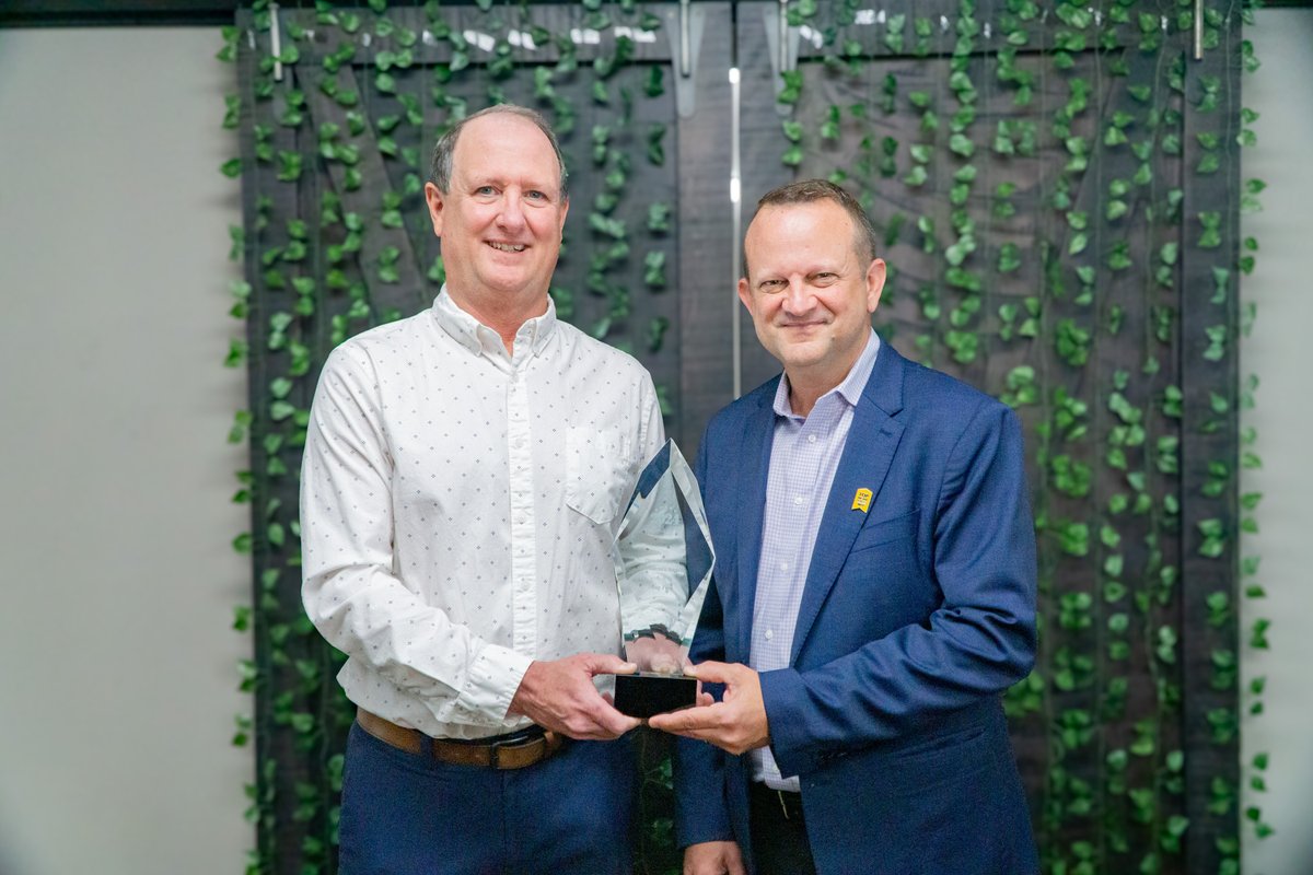 Amish Furniture tweet media