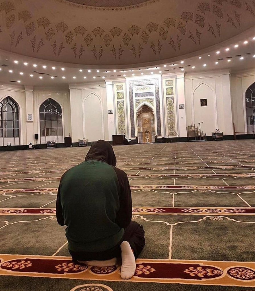 “Kulun Rabbine en yakın olduğu an, secde anıdır. Öyleyse bol bol dua edin.”

HZ. MUHAMMED (S.A.V.)