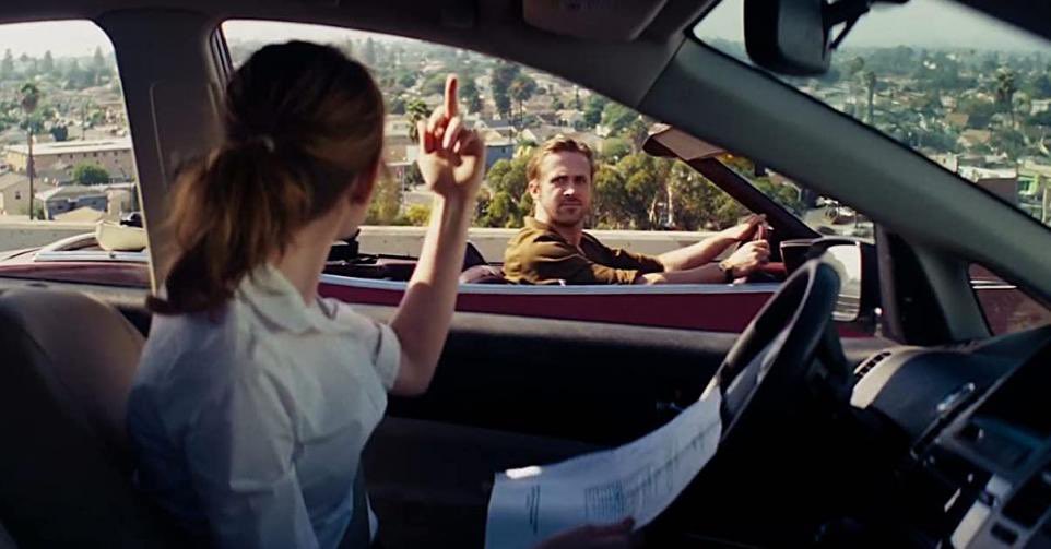 La La Land commence pareil hein